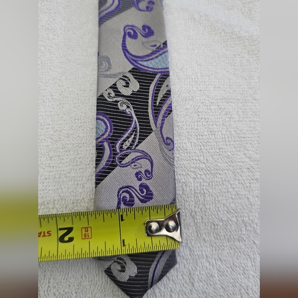 Brioni Men's Gray and Purple Paisley Tie - Picture 6 of 7